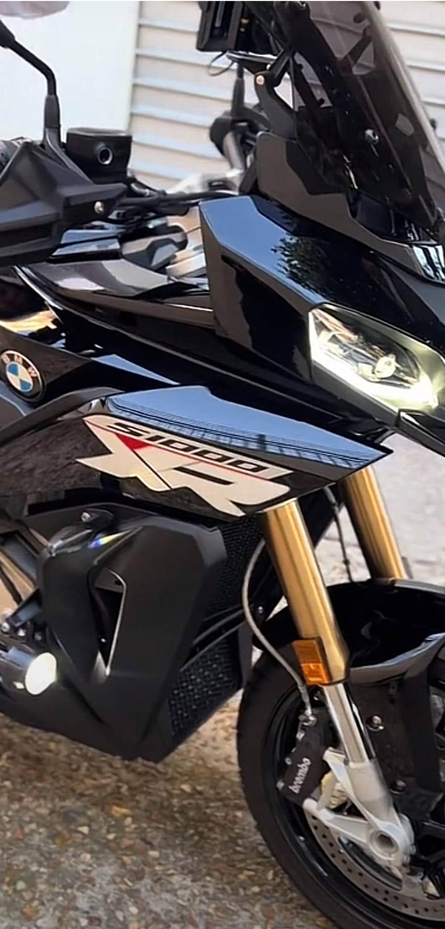 Céramique moto BMW S1000 XR – carénage laqué noir protégé, finition miroir