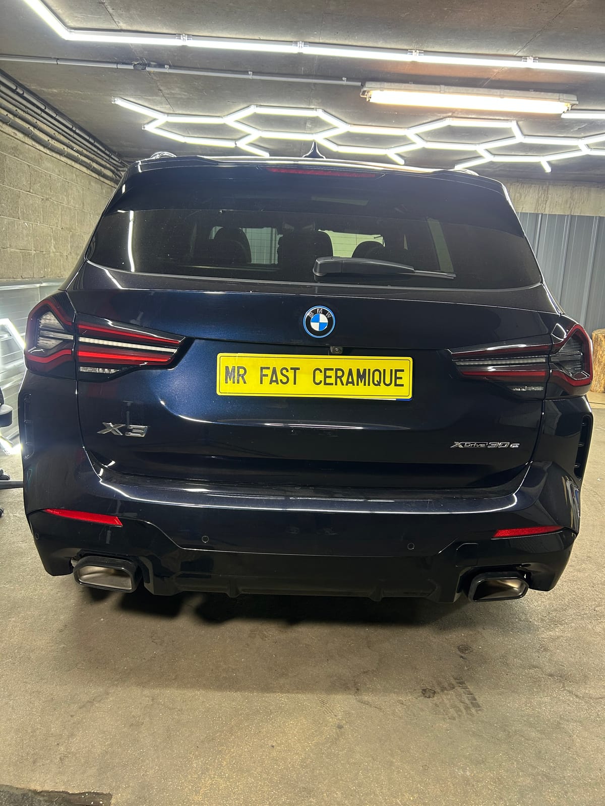 Traitement céramique BMW X3 xDrive30e bleu nuit – coating carrosserie SUV – Mr Fast Céramique Fresnes